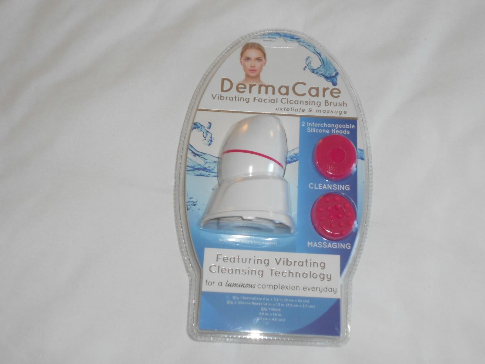 NEW, DERMA CARE VIBRATING FACIAL CLEANSING BRUSH, EXFOLIATE & MASSAGE