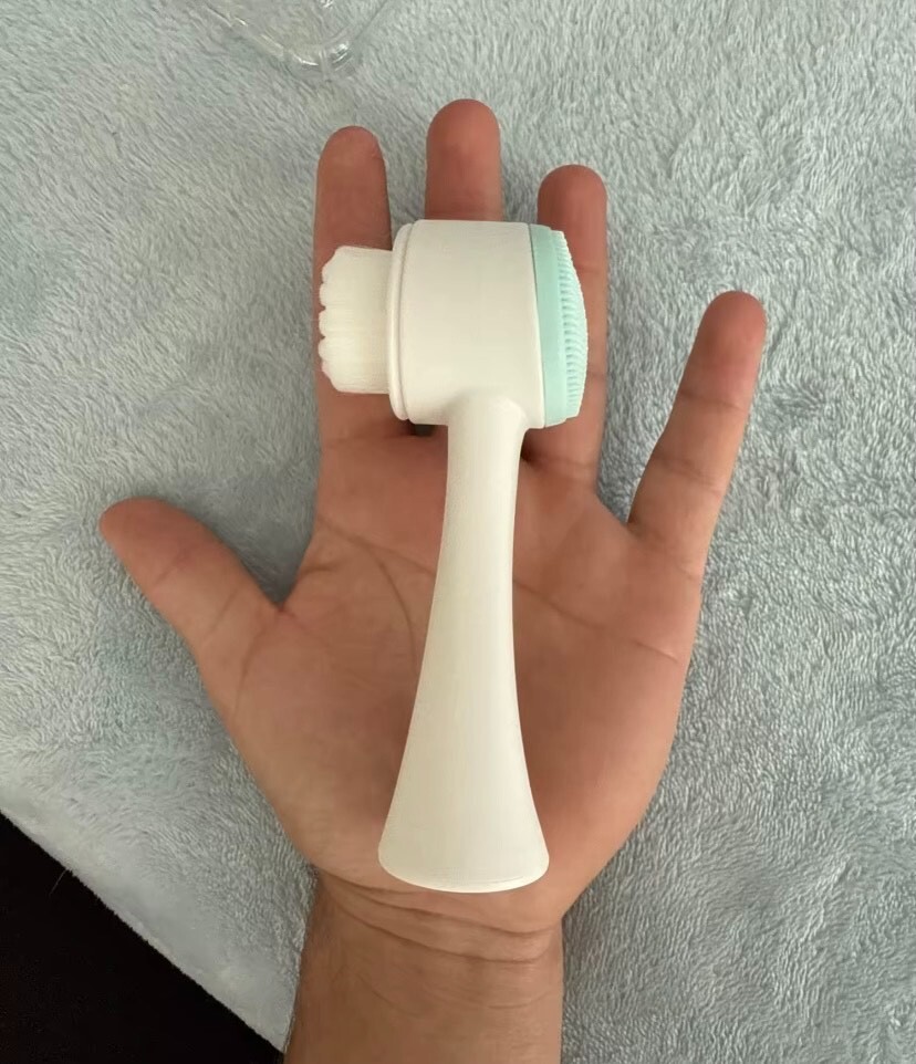 Double-Sided Face Brush – Soft Silicone, Deep Pore Cleanser & Massager