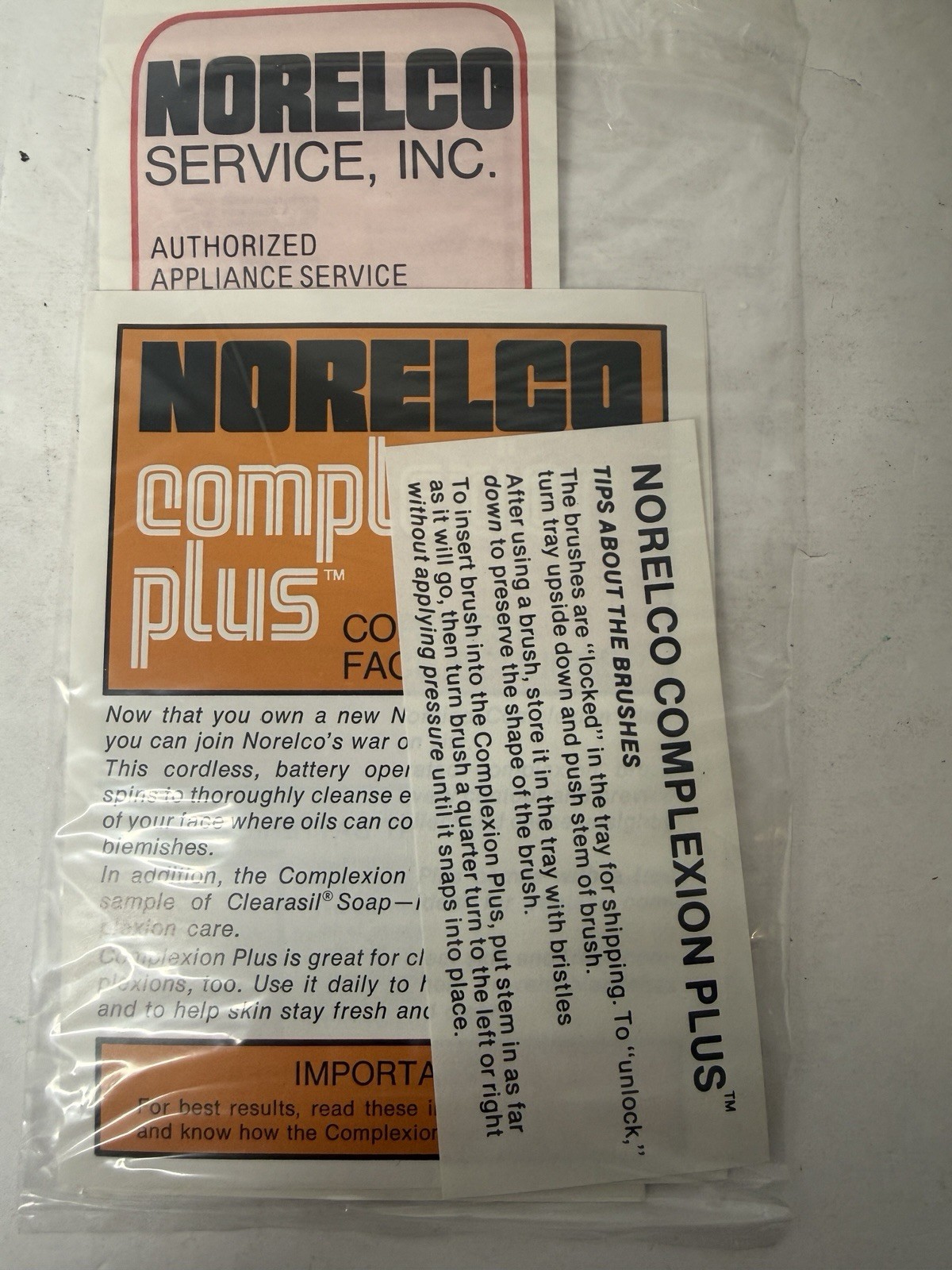 Vintage 80s Norelco Complexion Plus White Cordless Face Scrubber NOS Hong Kong