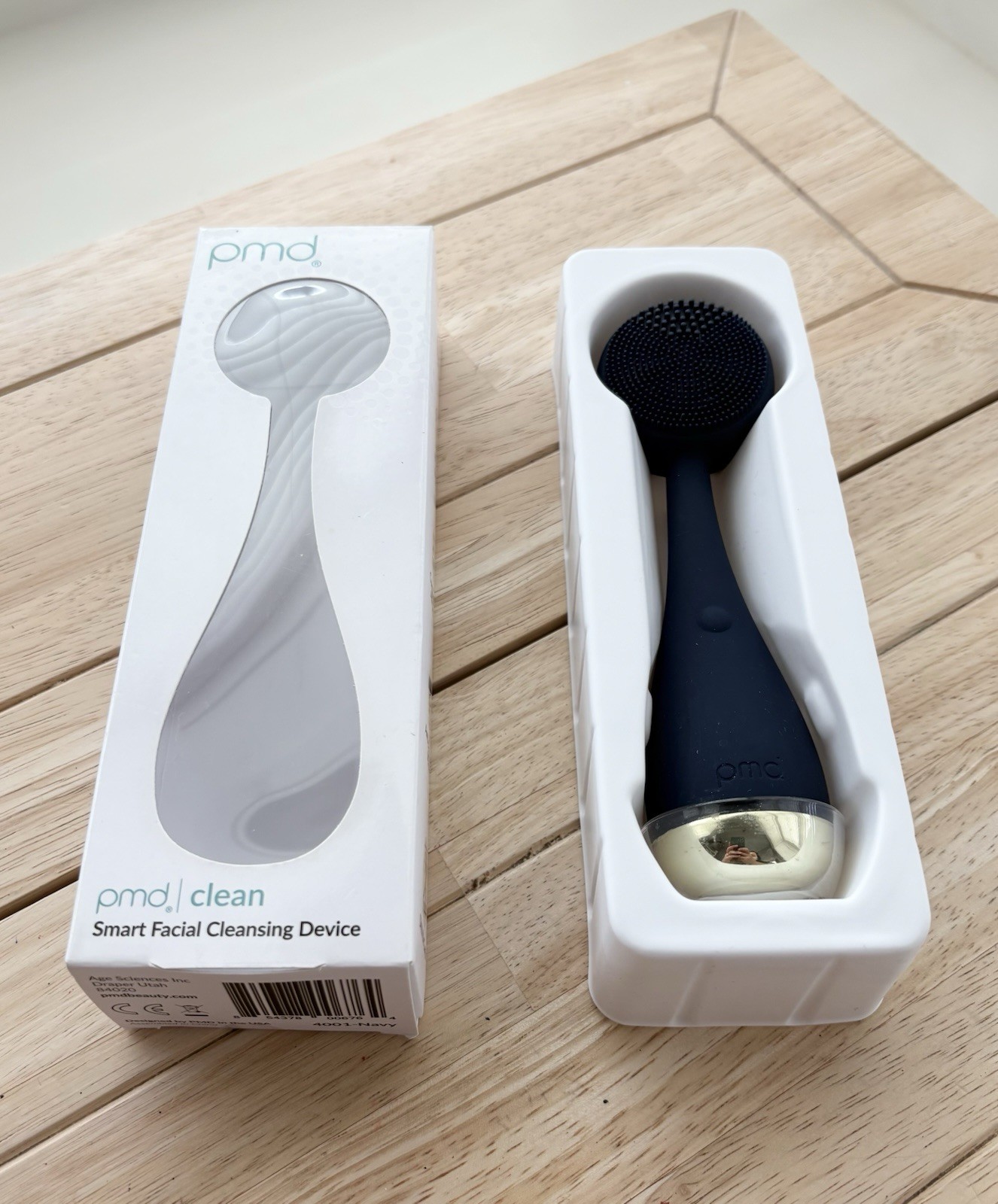 🔋PMD Beauty Clean Smart Facial Cleansing Device Waterproof Silicone Navy Blue