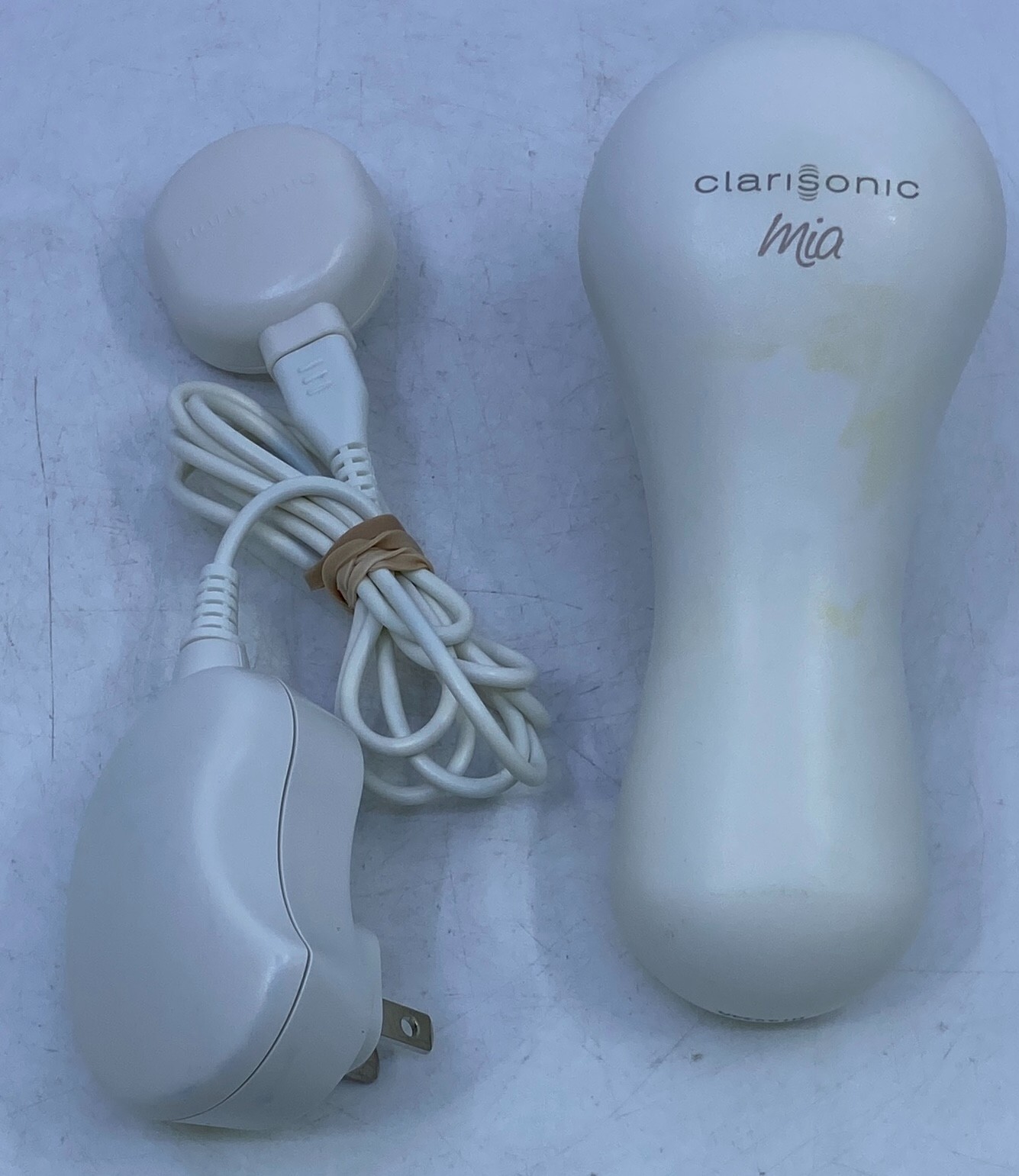 Clarisonic Mia Facial Brush White Sonic Skin Cleansing System w/ Charger