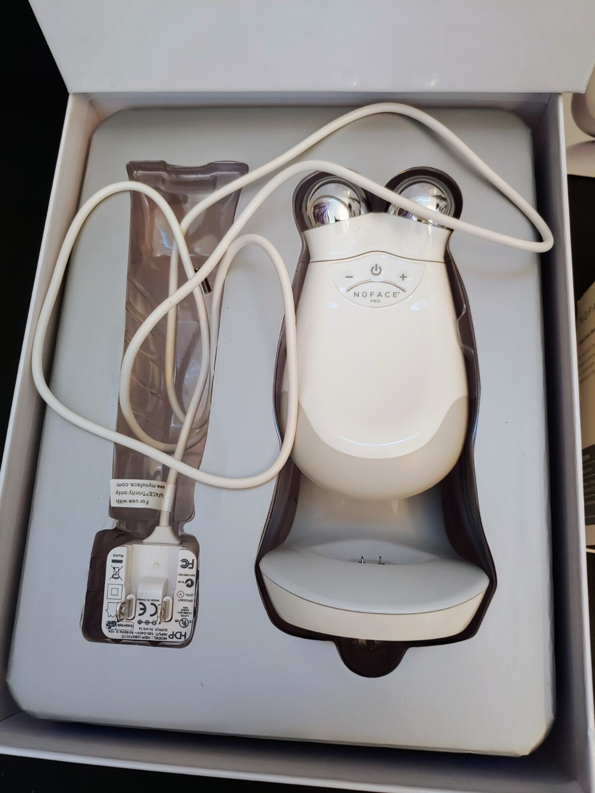 2 PC NuFACE Trinity Pro Facial Toning Device & Wrinkle Reducer Attachment NR