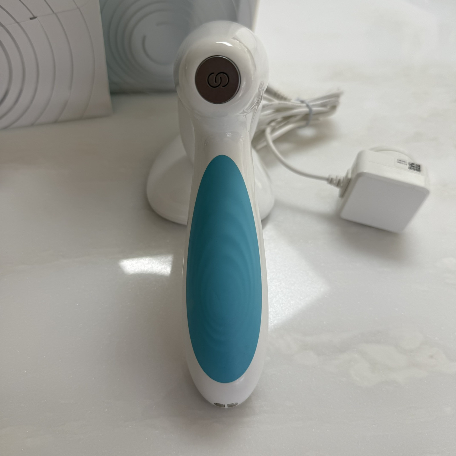 NU SKIN AgeLOC LumiSpa Facial Cleansing Device w/Charger &Two New Heads Working