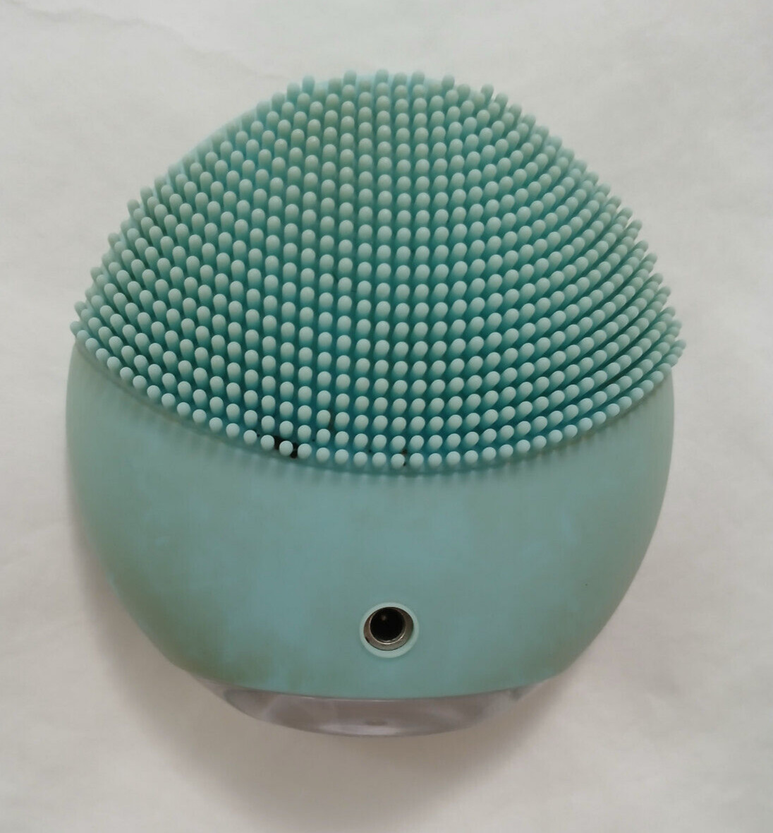 Foreo Luna Mini 2 Facial Cleansing Device READ