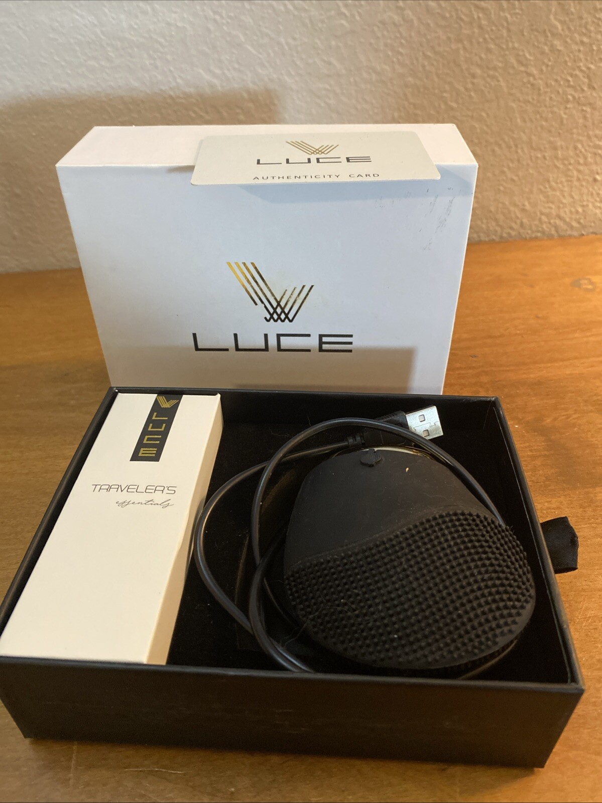 LUCE180 Anti-Aging Pulsating Facial Cleansing Device 14 Speeds Rechargeable