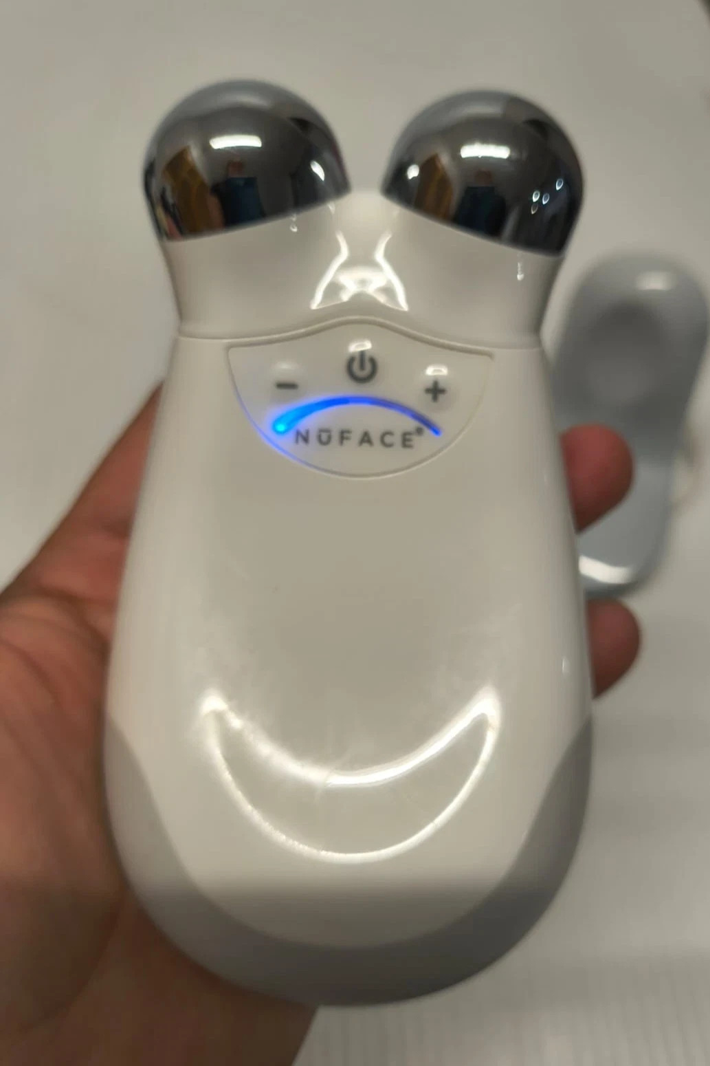 NuFACE Trinity Mini Facial Toning Device White With Charging Dock/Power Adapter
