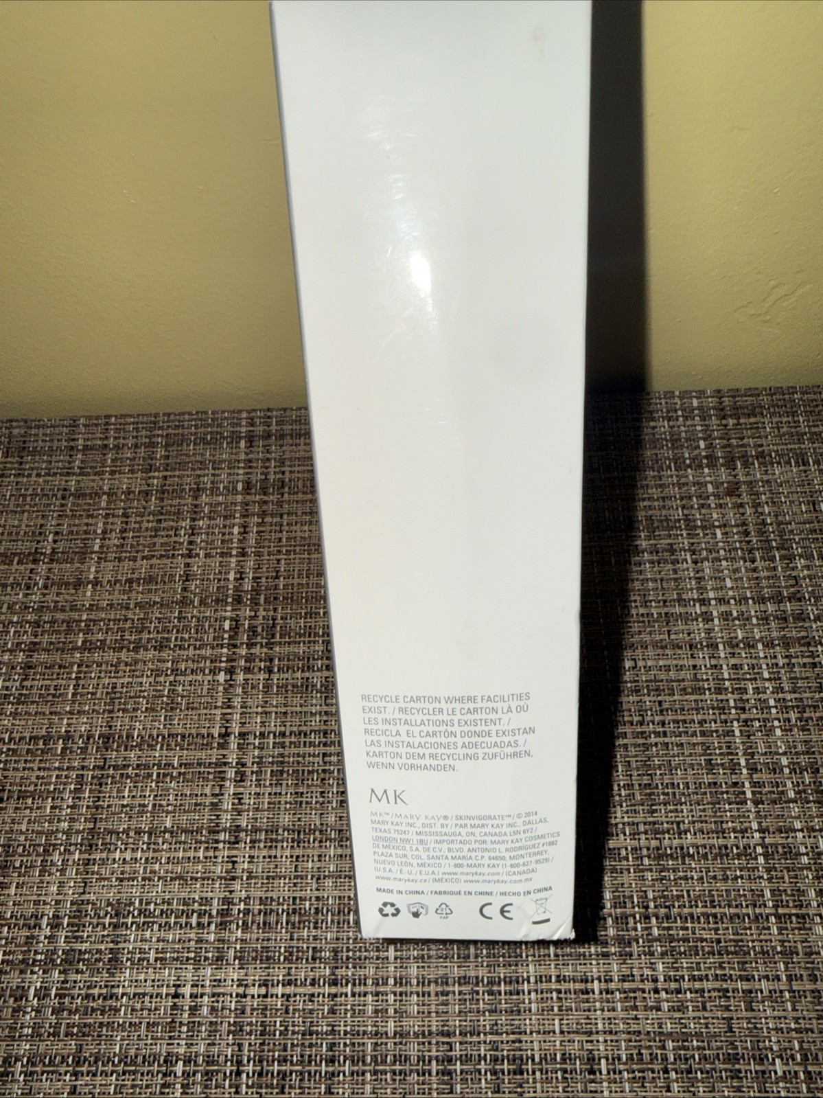 Mary Kay Skinvigorate Cleansing Brush with 2 Brush Heads and Batteries-Brand New