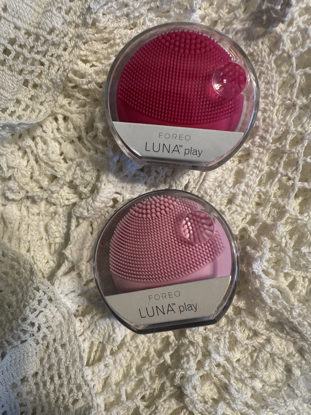 Foreo Luna Play Portable Sonic Brush Device Facial Cleansing Tool Fuchsia Pink