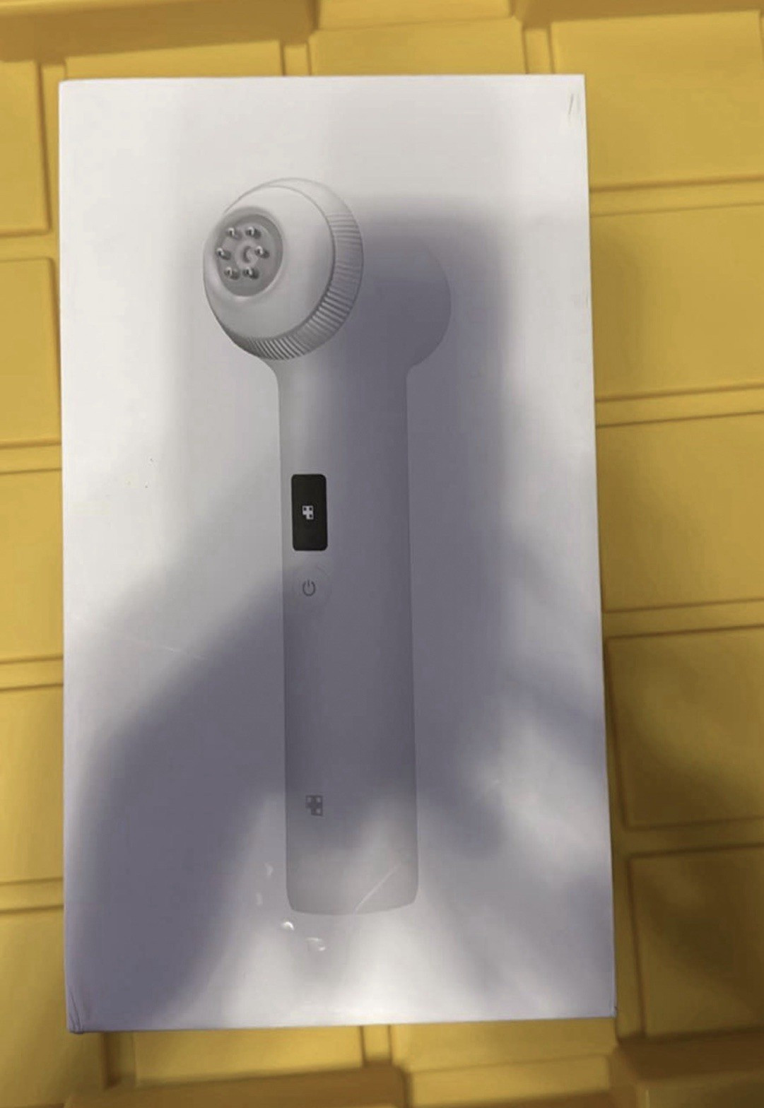 ULTRA TUNE 40.68 Facial Massager, 3 Speeds, Compact, White, Battery
