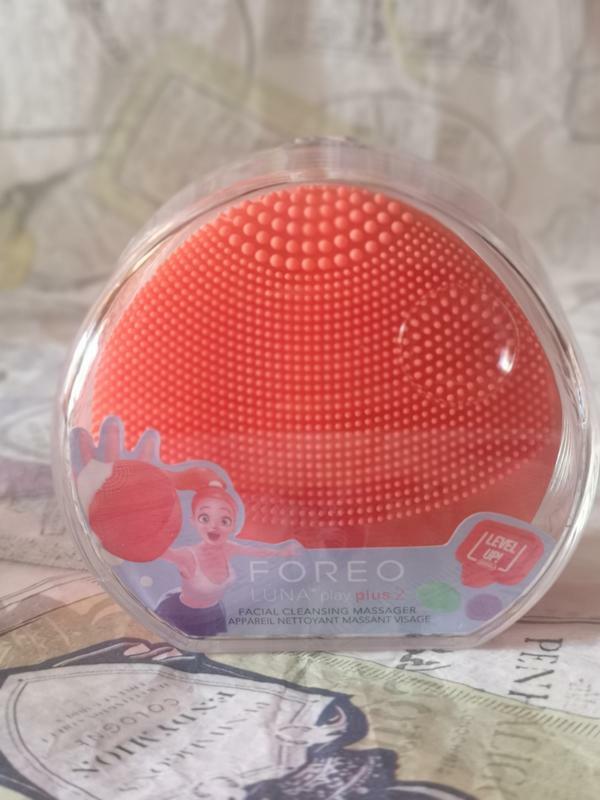 Foreo Luna Play Plus 2 Facial Cleansing Brush Massager in Peach of Cake RRP £49
