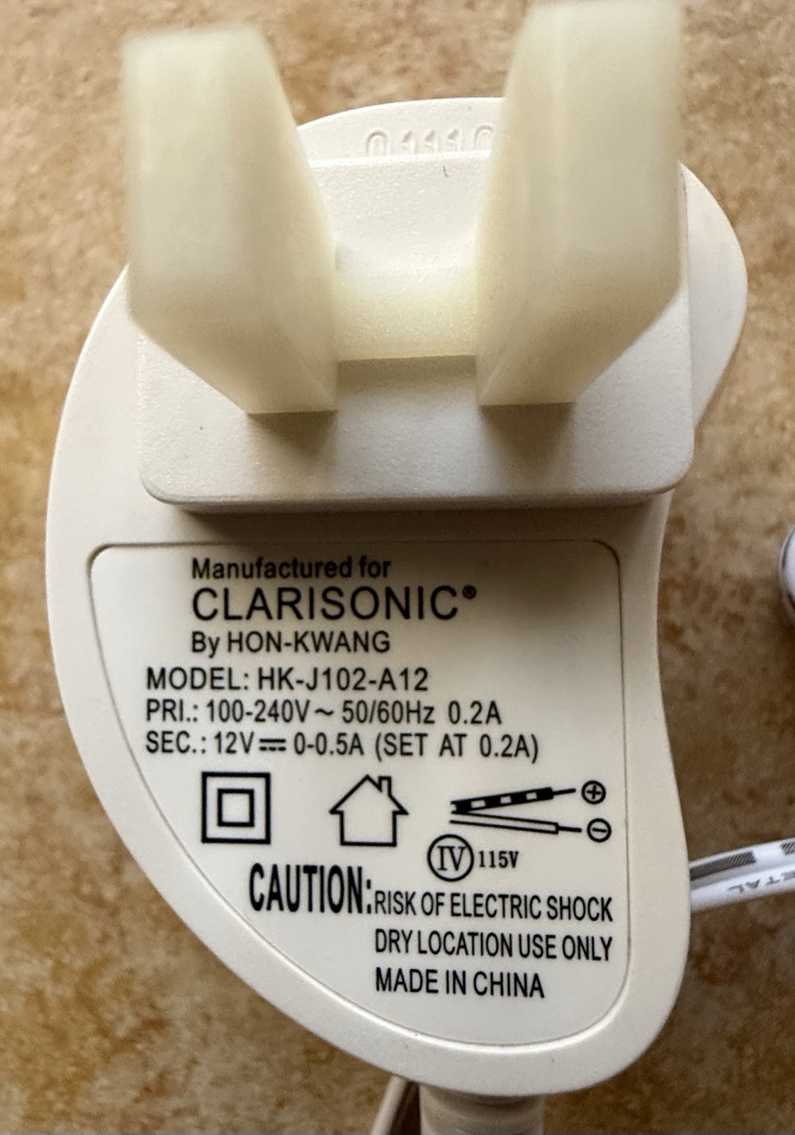NEW Clarisonic PLUS Electric Facial Brush Rechargeable White w/ Charger & Docs