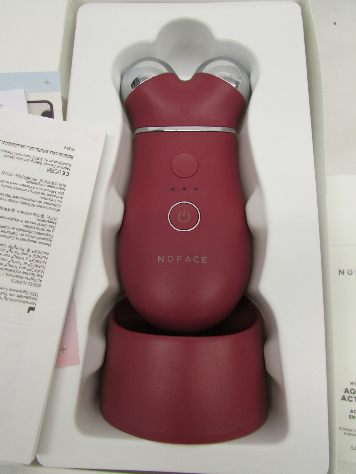 NuFace Trinity & Facial toning device w/ 2 Aqua gel activator 3.5oz NEW