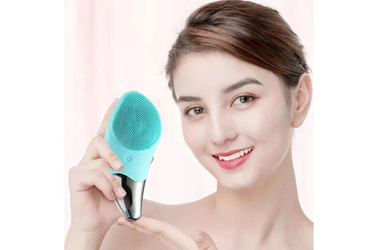 Ultrasonic Electric Silicone Face Brush – Gentle Deep Cleansing Skin Care Tool