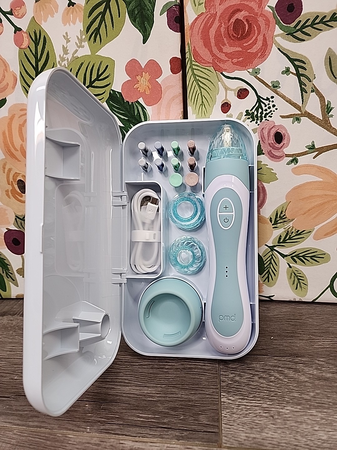 PMD Beauty Personal Microderm Elite Pro Device Sky Clinical Grade Exfoliation 🔥