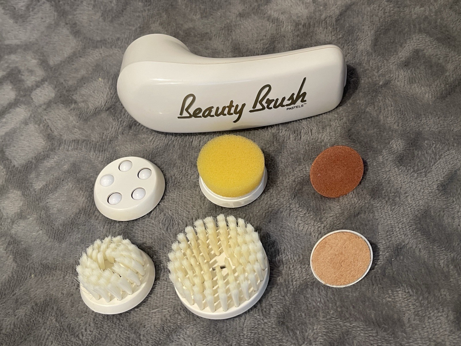 Vtg Beauty Brush Face Cleansing Spin Exfoliator Nail Buffer 5 Attachments 90’s