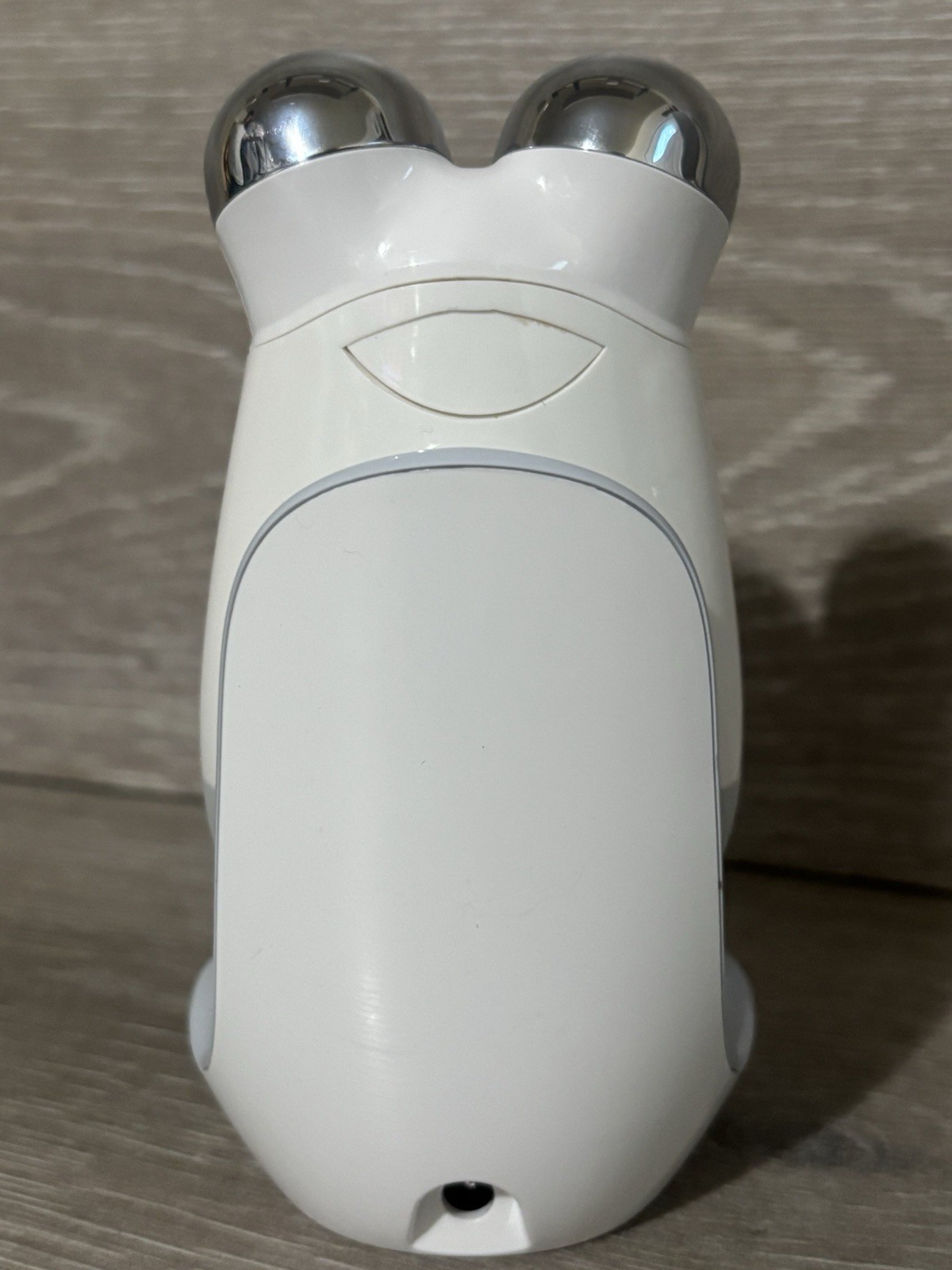 NuFace Trinity Microcurrent Facial Toning Device w/Charger GOOD WORKING/COSMETIC