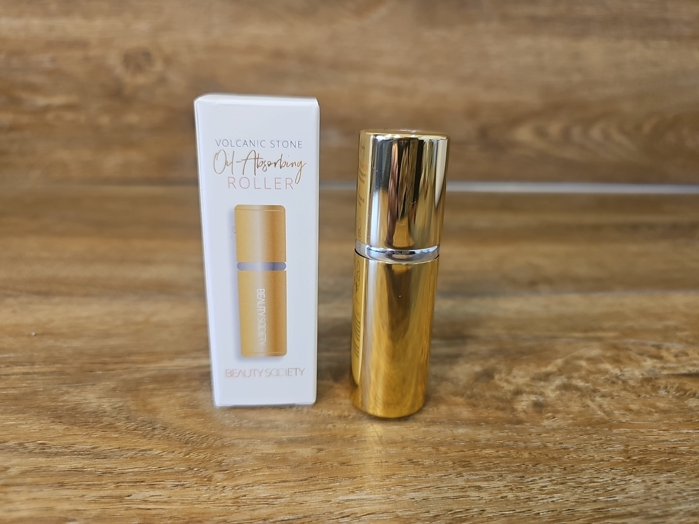 Volcanic Stone Oil-Absorbing Face Roller Beauty Society