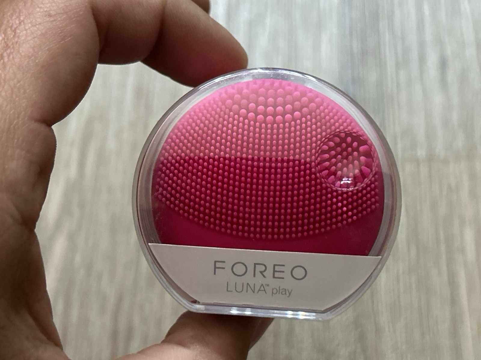 Foreo Luna Play Portable Sonic Brush Device Facial Cleansing Tool Fuchsia