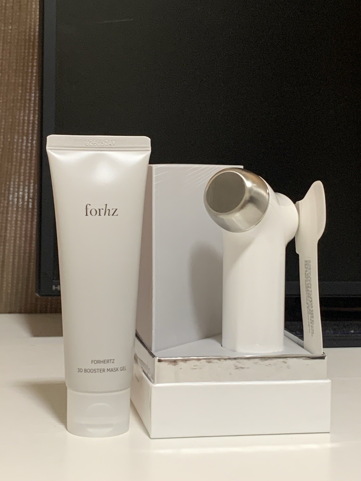 Quadthera Mini Tune M1 Skincare Device + Booster Gel