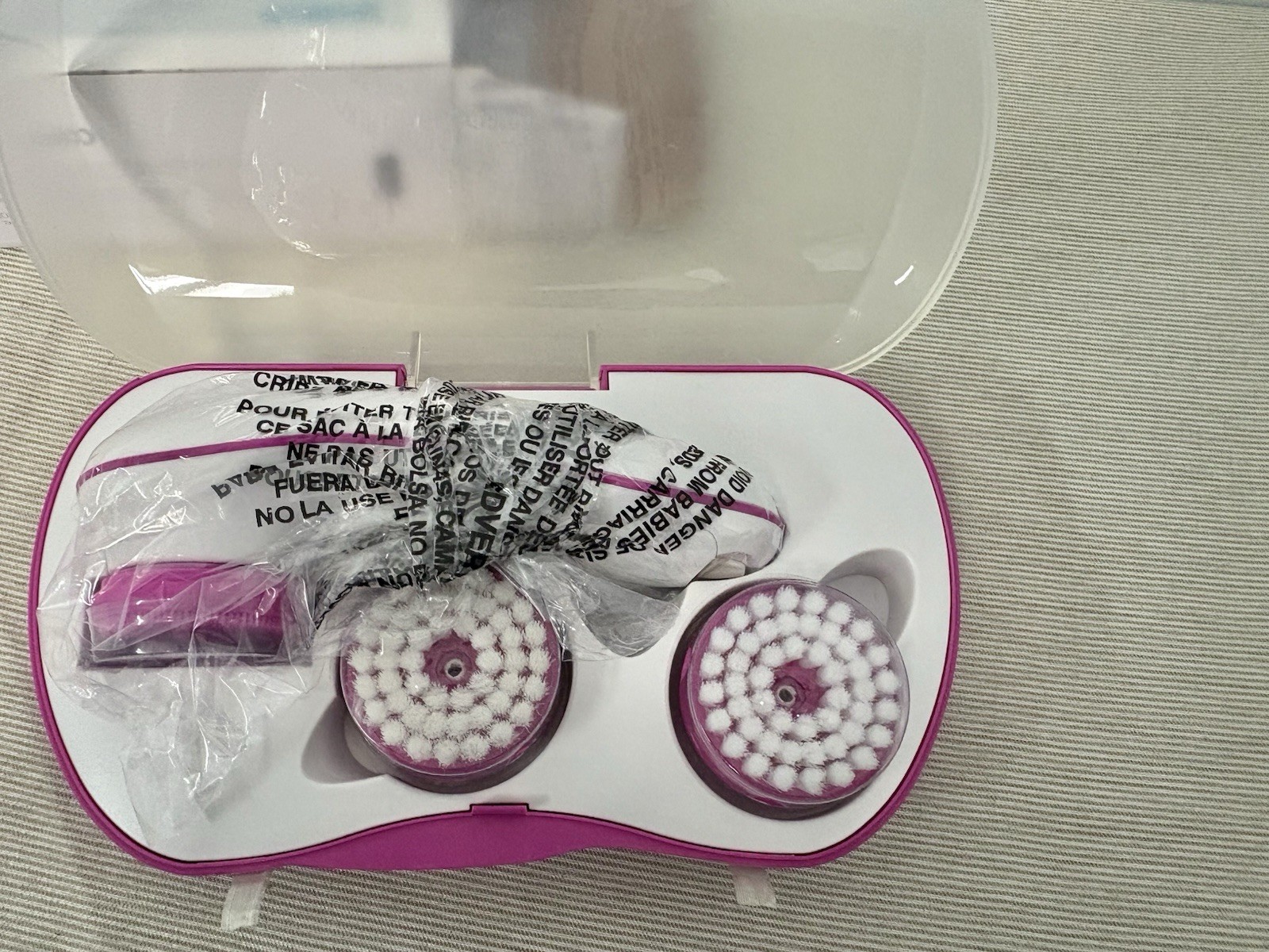 Conair True Glow Electric Facial Brush Battery Operated Beauty Kit w/ Case