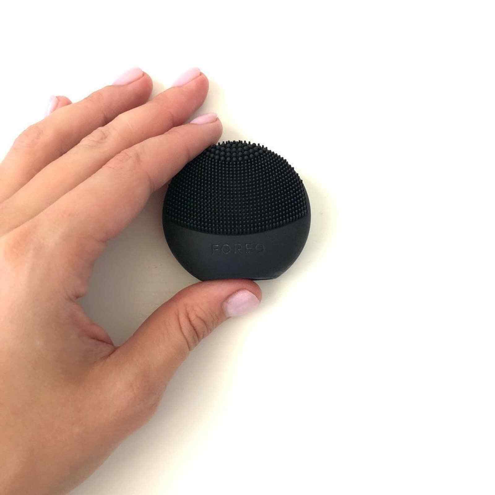 Foreo Luna Play Smart 2 Facial Cleansing Devise in Black No Box