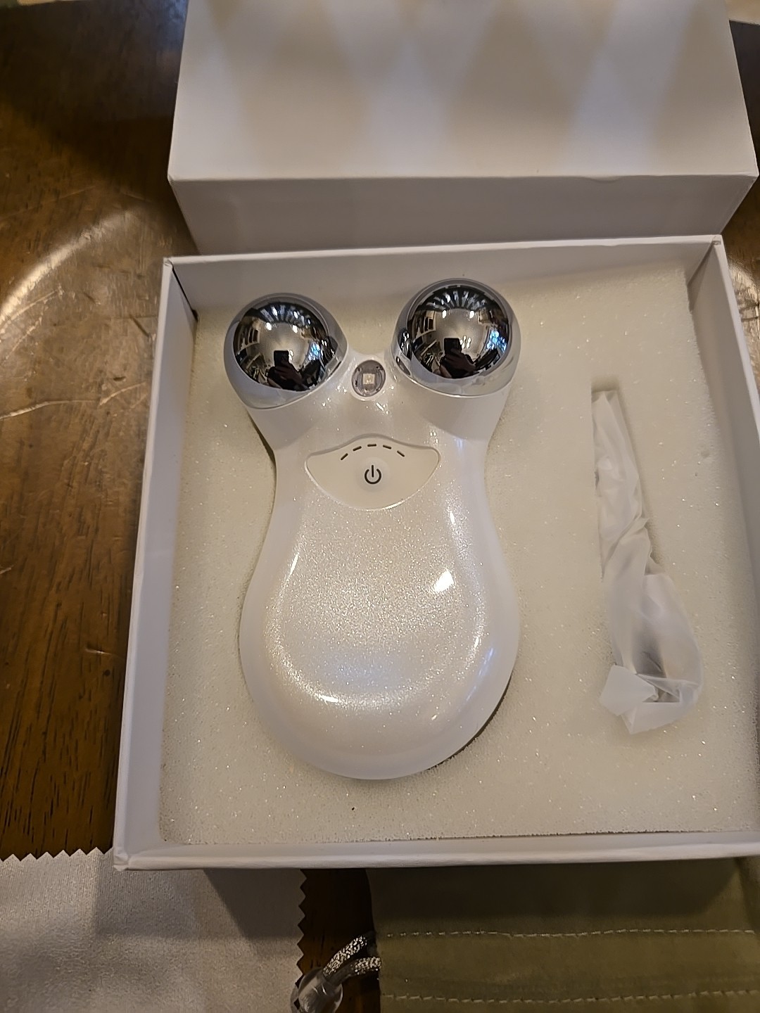 Micro-current Face Massager Rechargeable Face Neck Roller Intelligent Facial