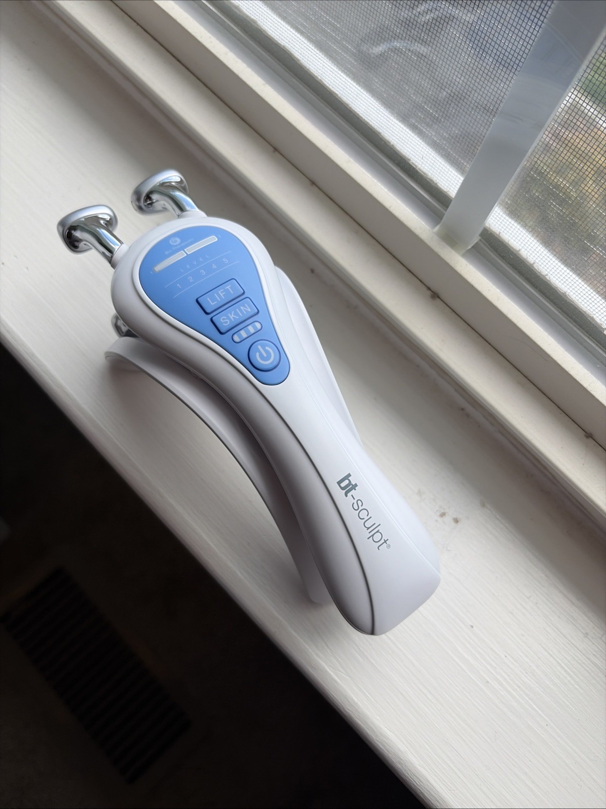 Bio-Therapeutic bt-sculpt Microcurrent Facial Sculpting Device NO SERUM