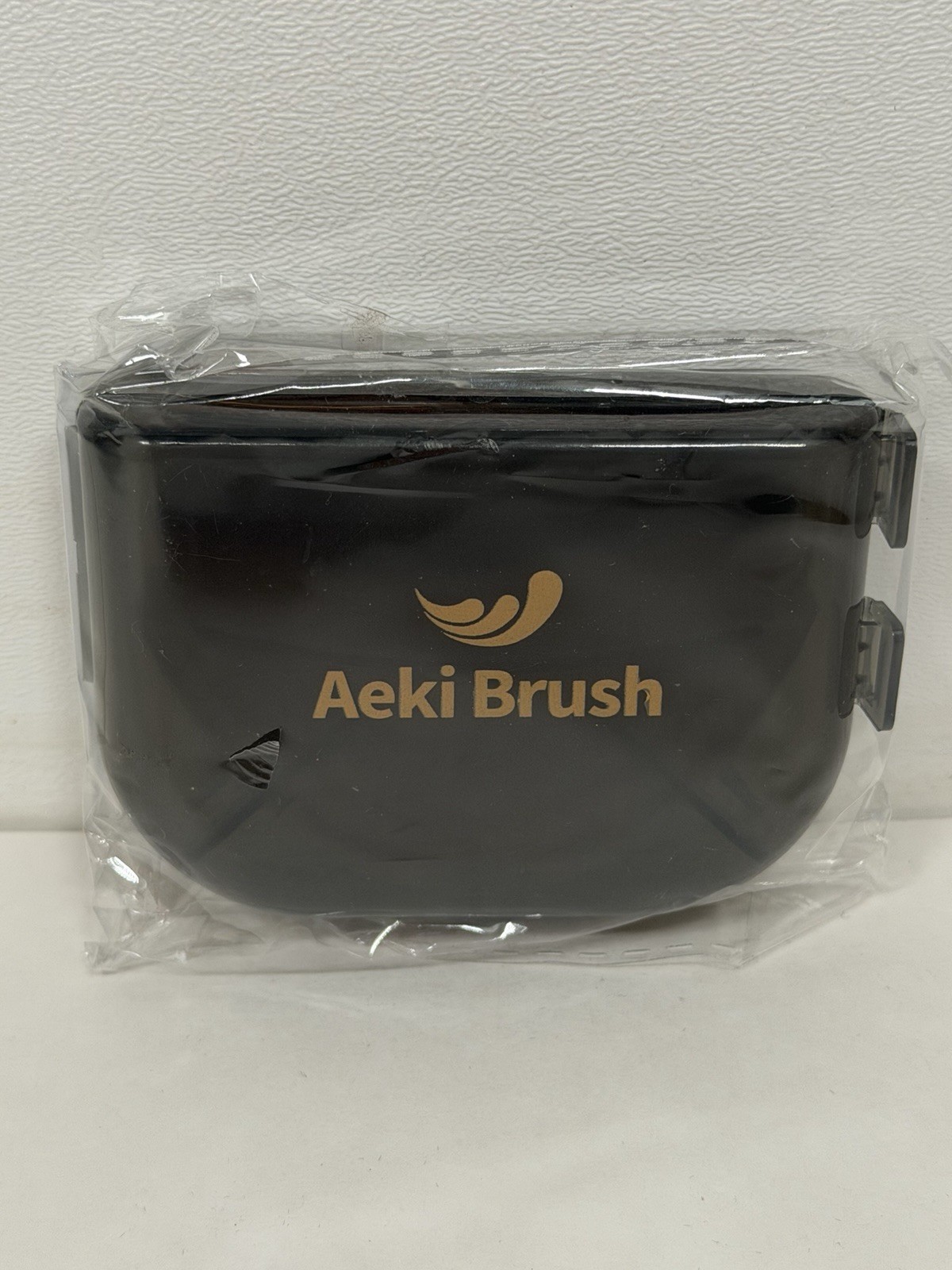 Aeki Brush Lymphatic Contour Face Brush with Travel Case – Brand New