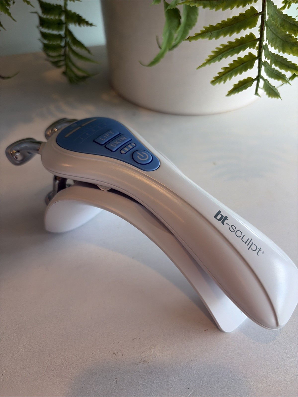 Bio-Therapeutic bt-sculpt Microcurrent Facial Sculpting Device NO SERUM