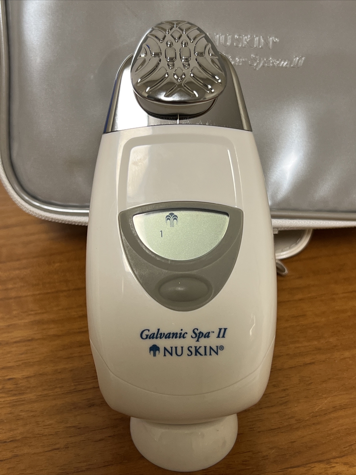 AUTHENTIC Nu skin Galvanic SPA System II (grooved Face) +3 Conductors and Case