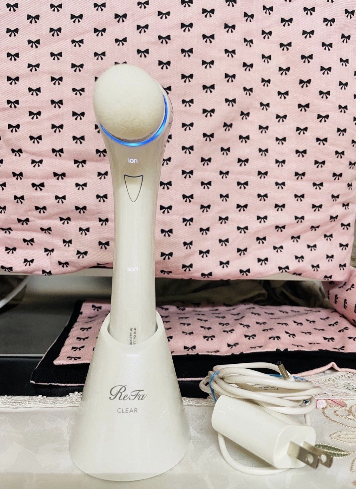 ReFa CLEAR Rechargeable Waterproof 3D Sonic & Ion Electric Facial Brush White