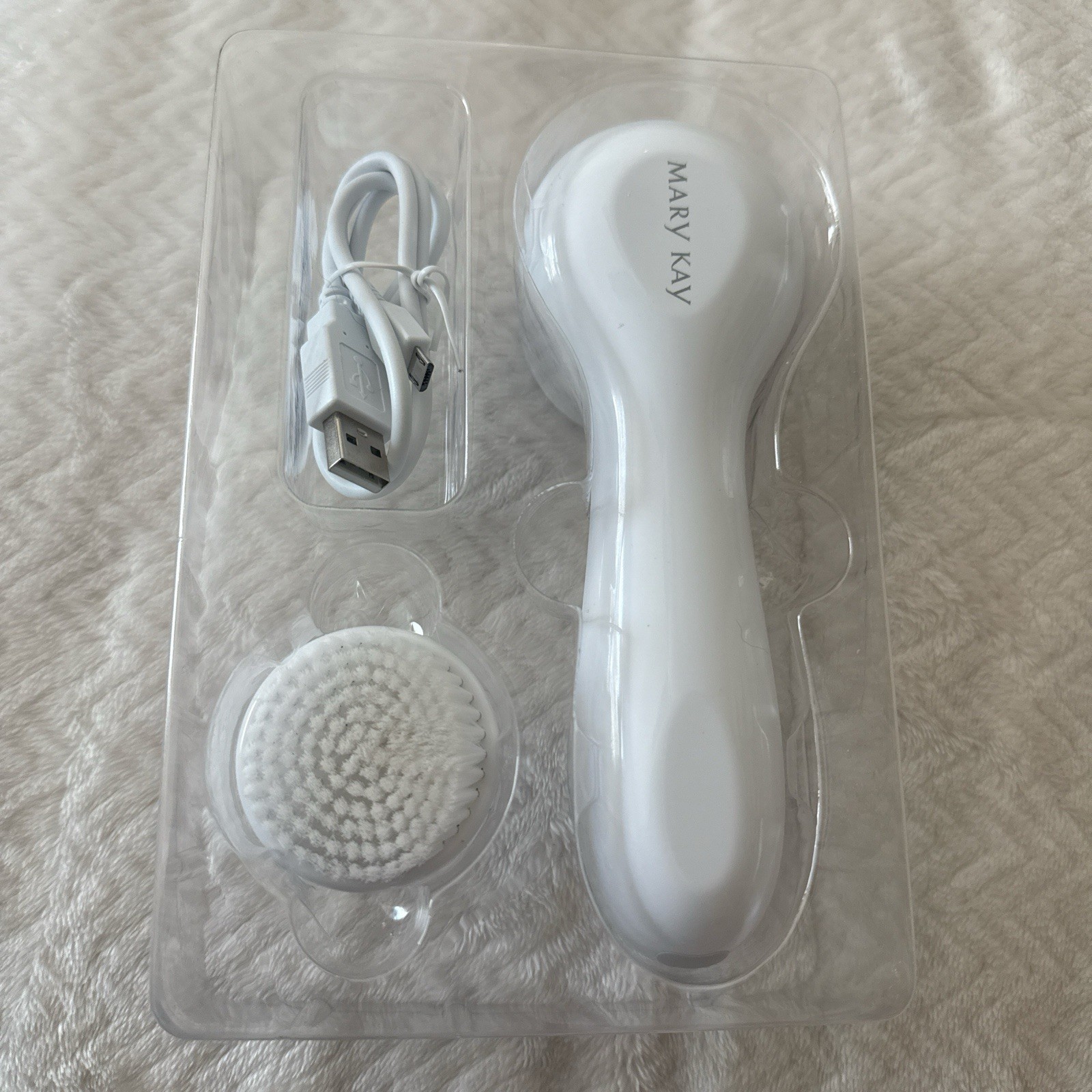 Mary Kay Electric Facial Cleansing Brush (Device + Removable Head + USB Cable)