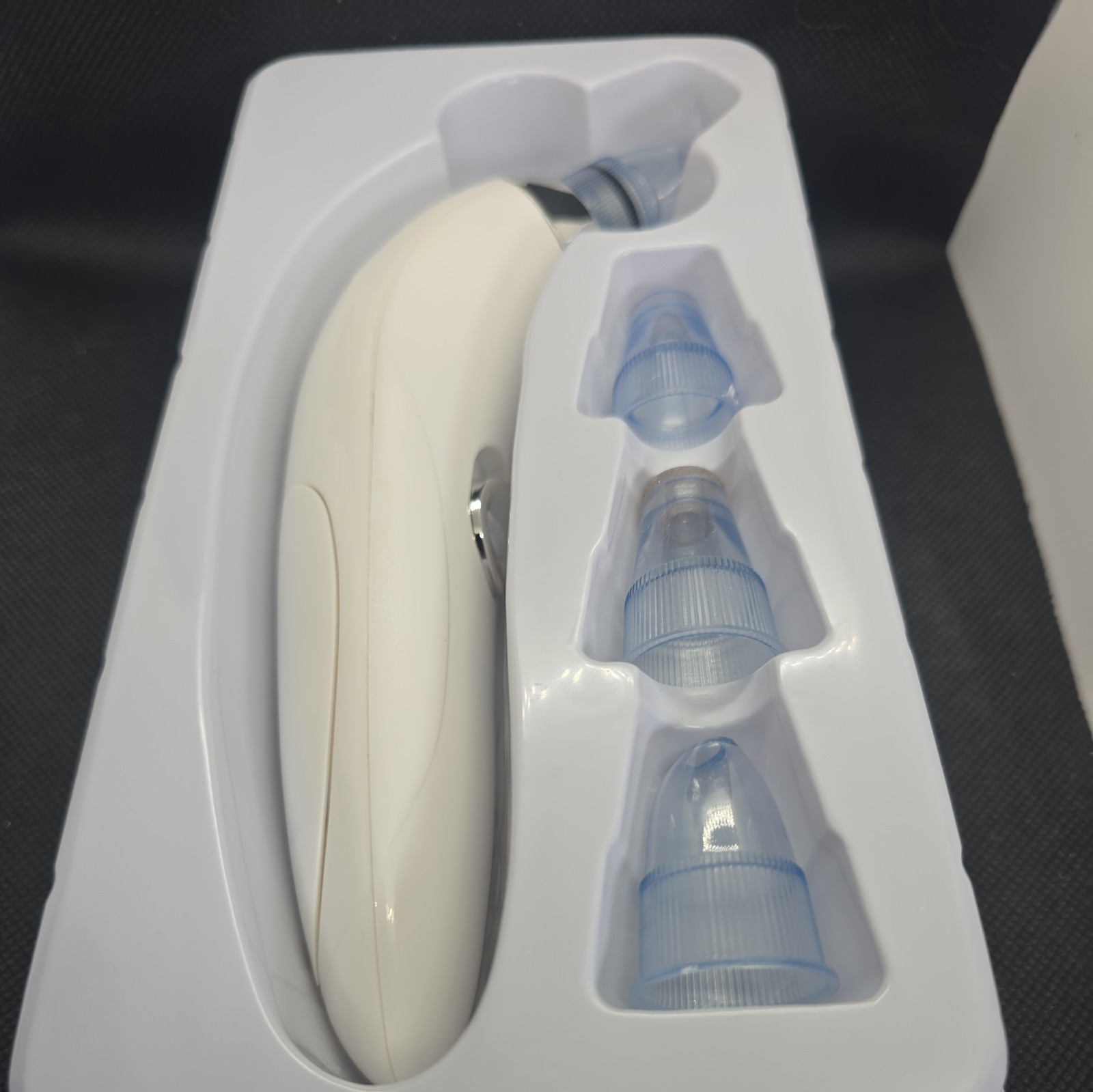 DermaSuction Pore Cleaning Device with Vacuum Action Oval Head Silicone Head