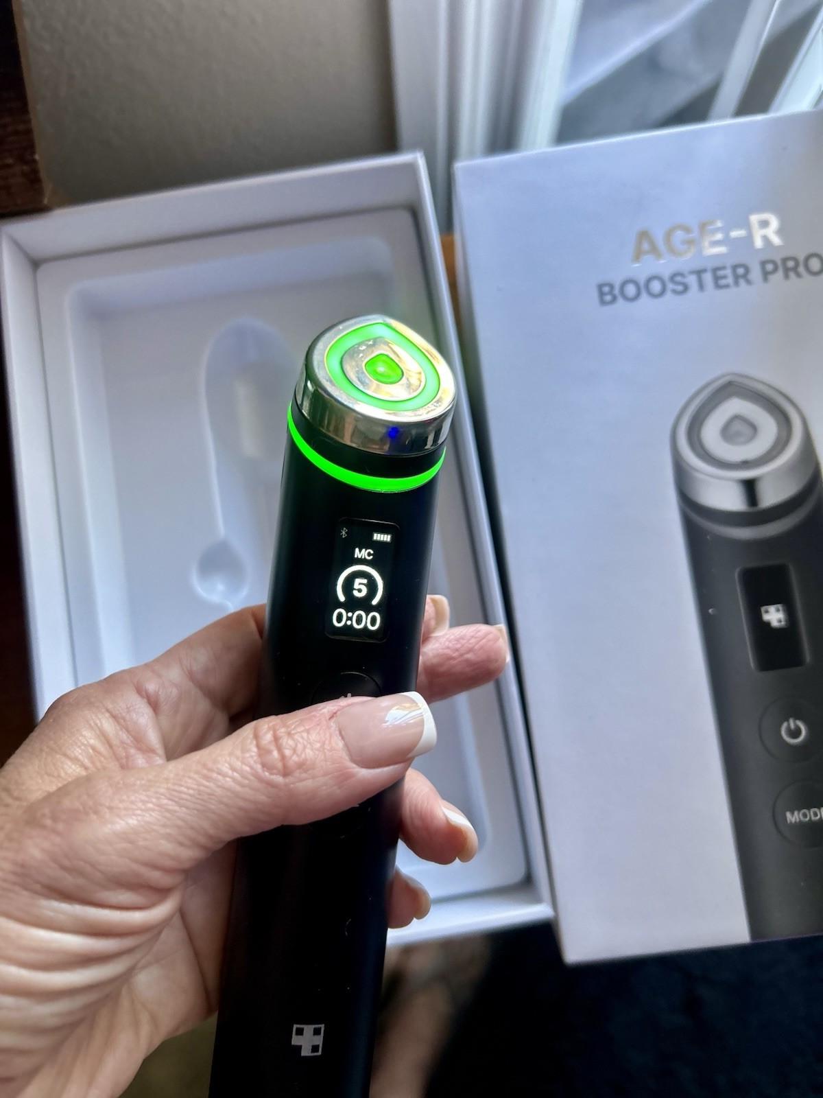 AGE-R Booster Pro Facial Massager LED 5-Speed Wrinkle Care Device Black