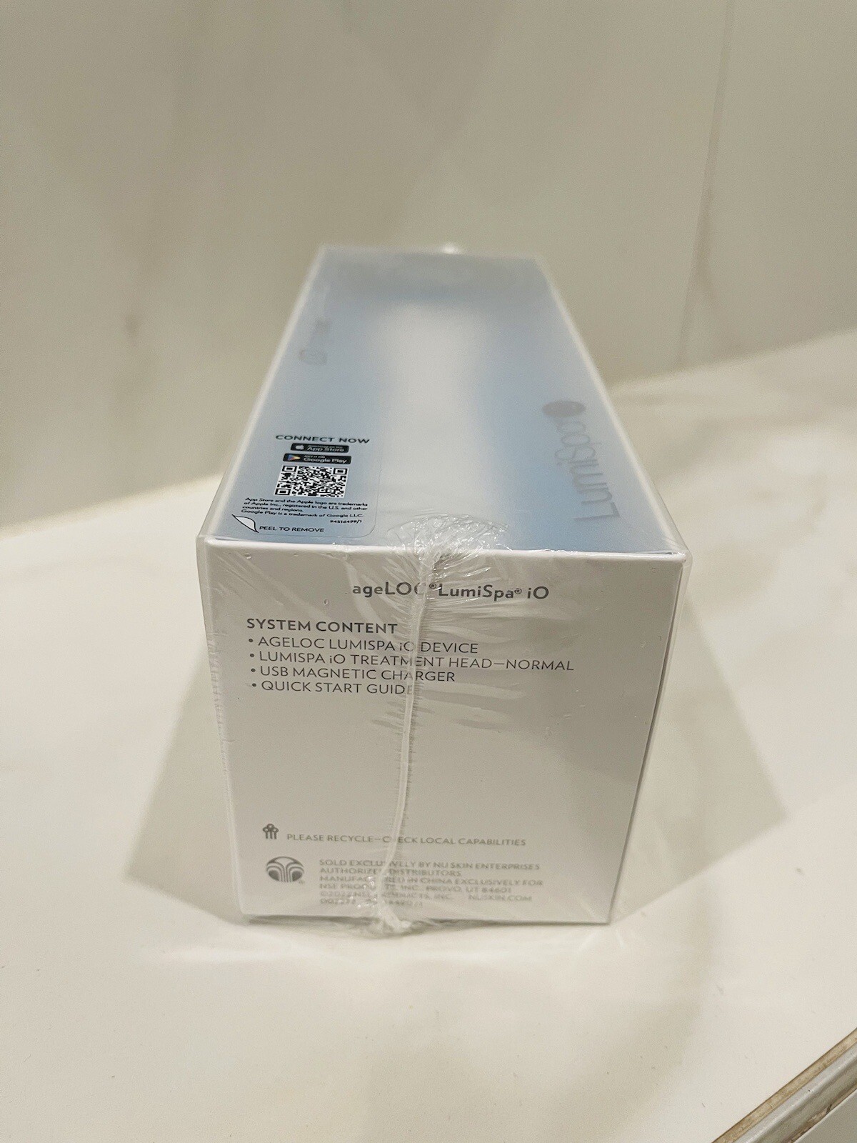 Blue NuSkin ageLOC LumiSpa iO Facial Device