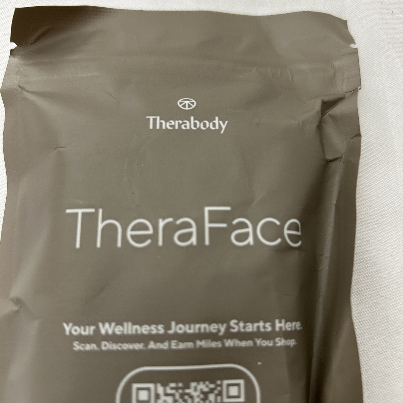 Therabody TheraFace Wellness Kit Lip Balm Hand Cream Mist Eye Serum Towelette