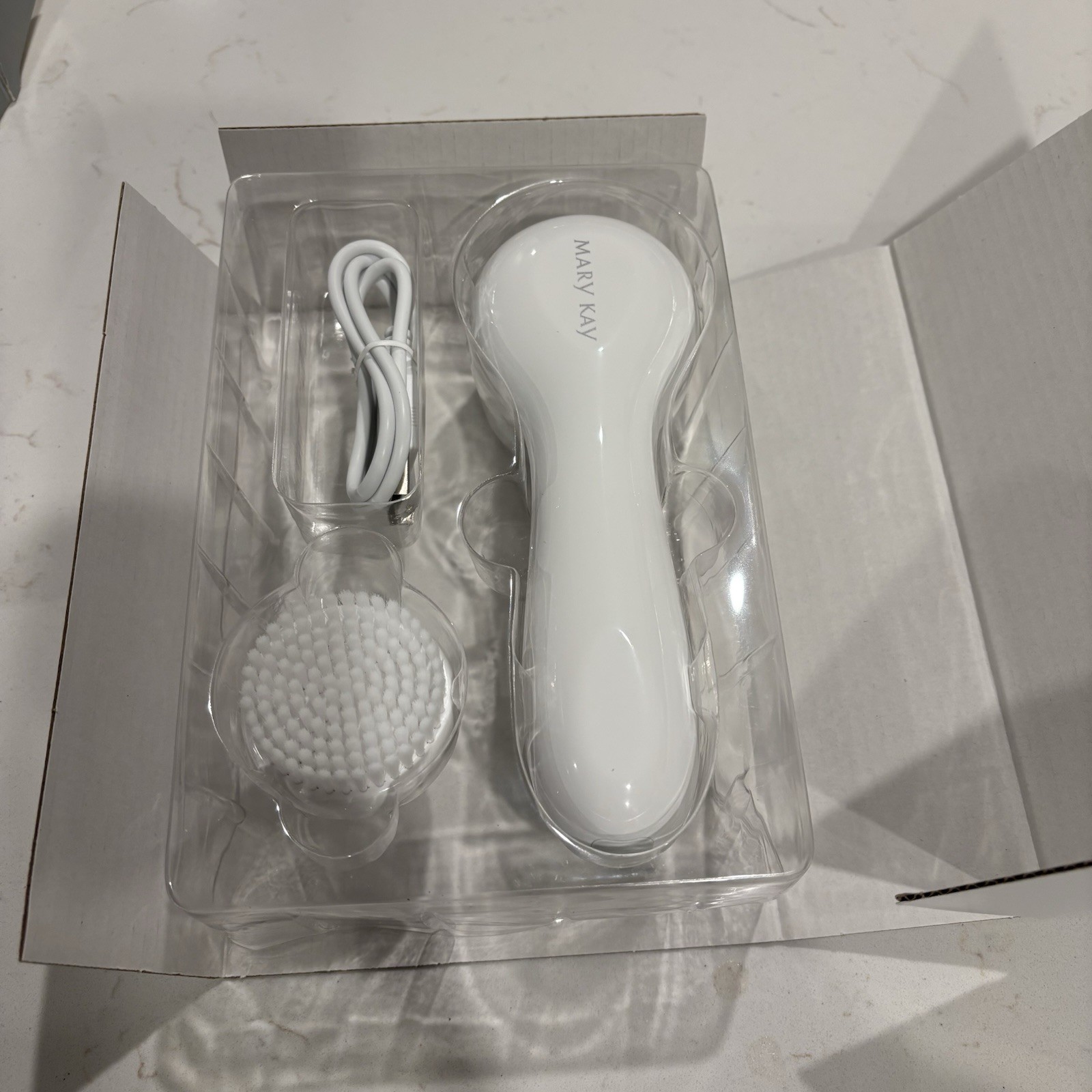 Mary Kay Skinvigorate Sonic Skin Care System (Device + Brush Head + Cord)