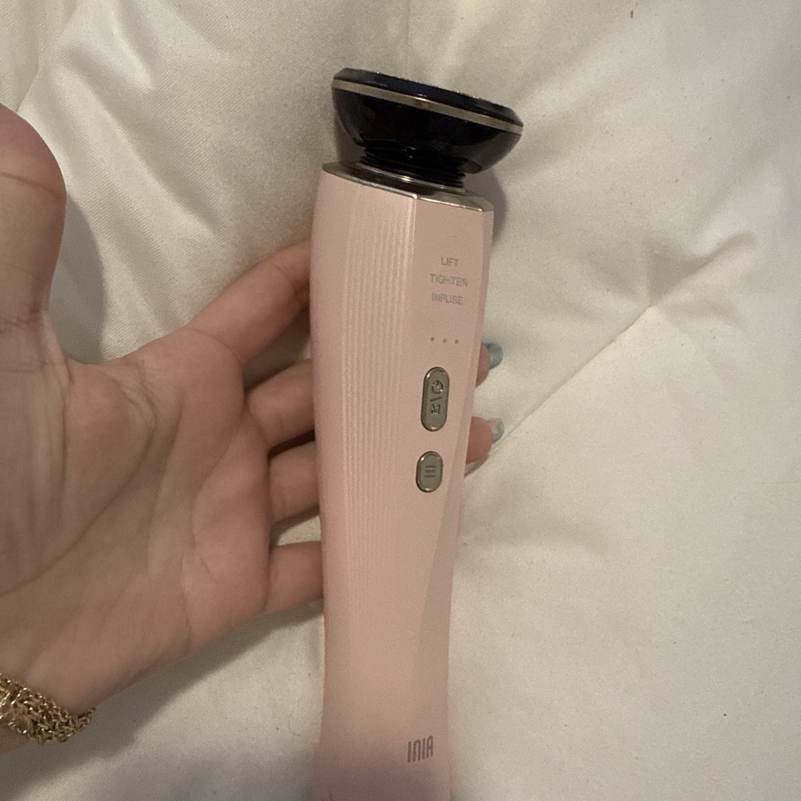 inia flare microcurrent facial device
