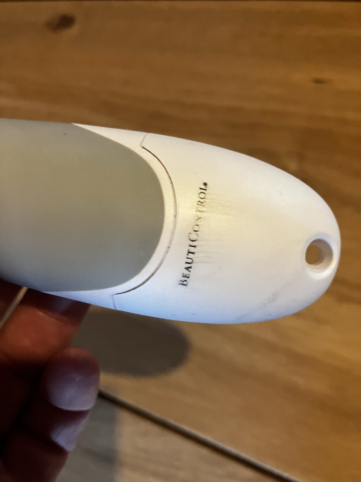 BeautiControl Electric Facial Brush Removable Head White Gray Battery Powered