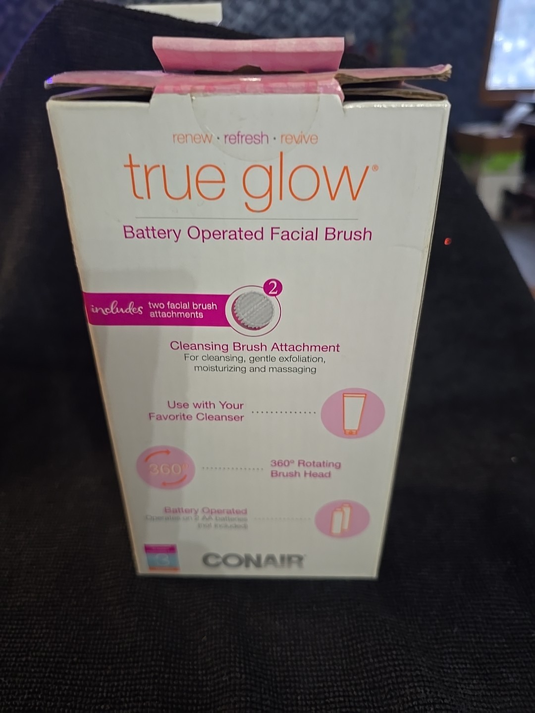 Conair True Glow Battery Operated Facial Brush w/ 2 Attachments FCB7 2 Speeds
