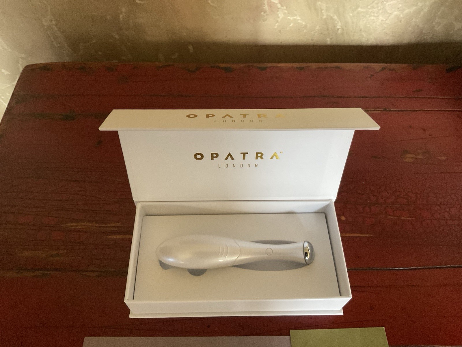 Opatra London Dermieye