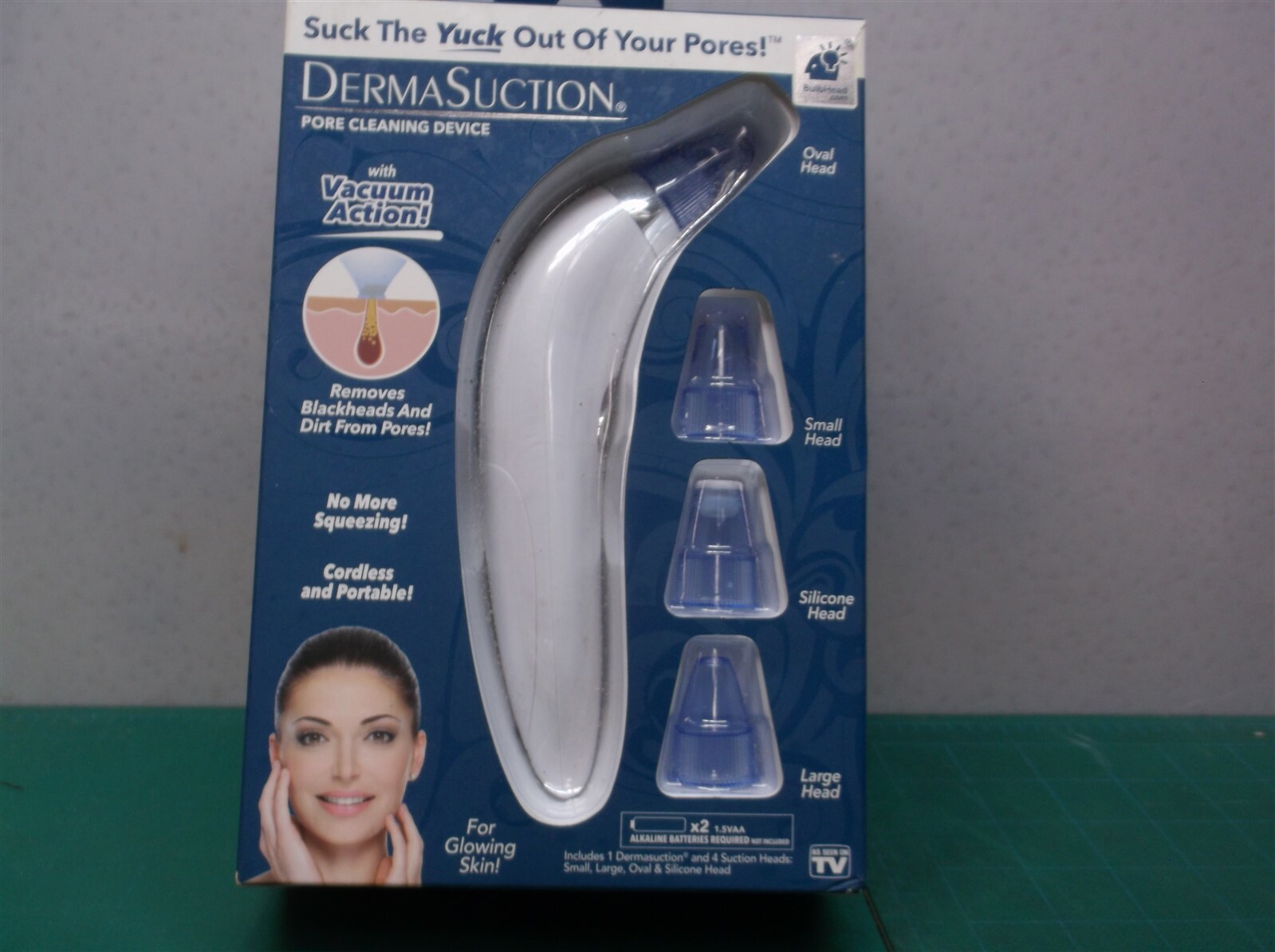 Derma Suction Pore Cleaning Device Rechargeable with Vacuum Action Bulbhead