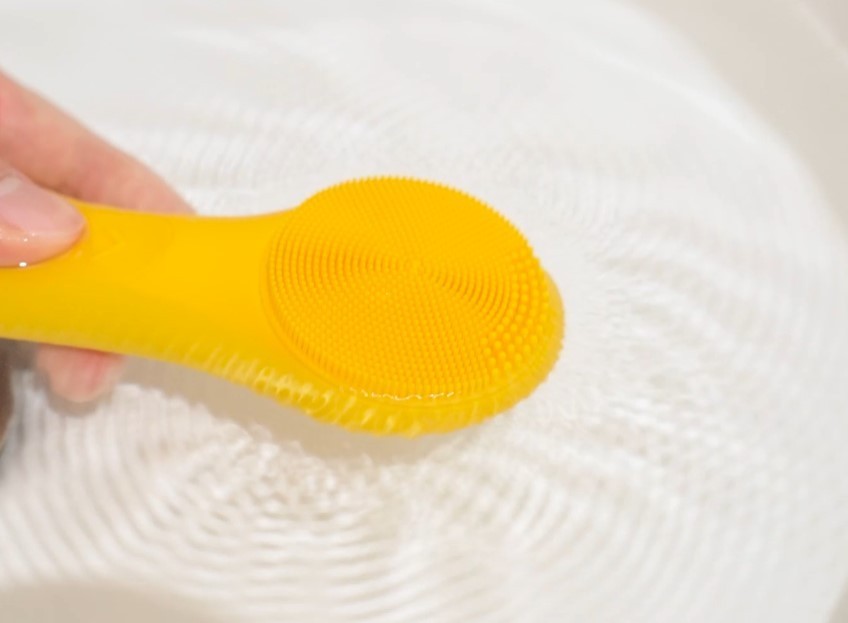 [Meliens × Kakao Friends] Ryan Apeach Silicone Facial Cleansing Brush