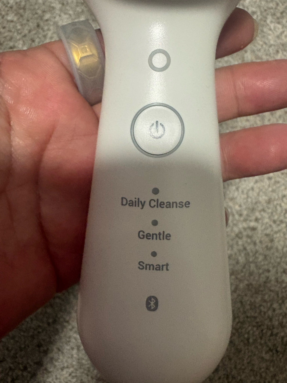 Clarisonic Mia Smart Sonic Facial Cleansing Brush – White + 6 Brush Heads