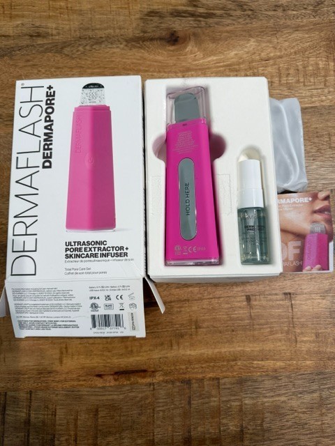 Dermaflash Dermapore + Ultrasonic Pore Extractor Skincare Infuser Pink Open New