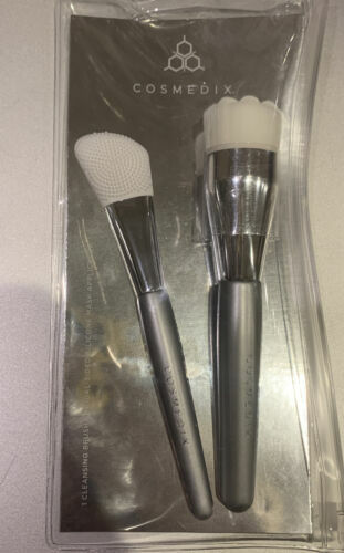 Cosmedix Cleansing Brush And Silicone Applicator Set from Boxycharm Retails @$25