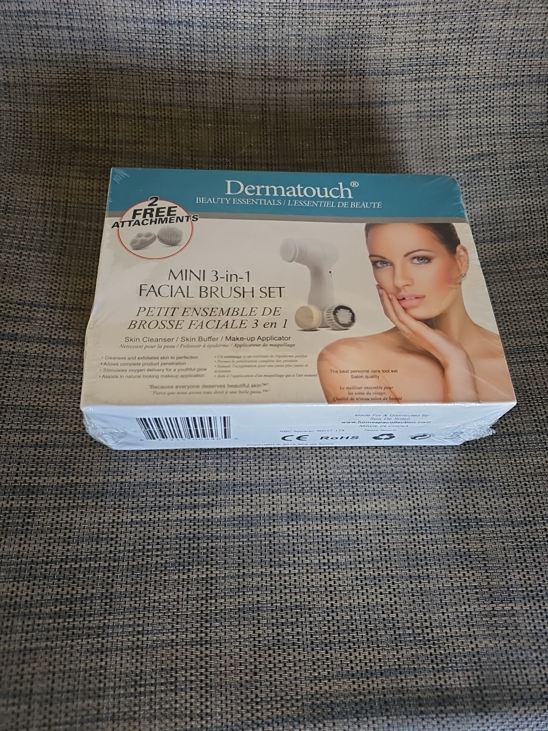 Dermatouch Mini 3-in-1 Facial Brush Set 2 Att…DERMATOUCH Seald