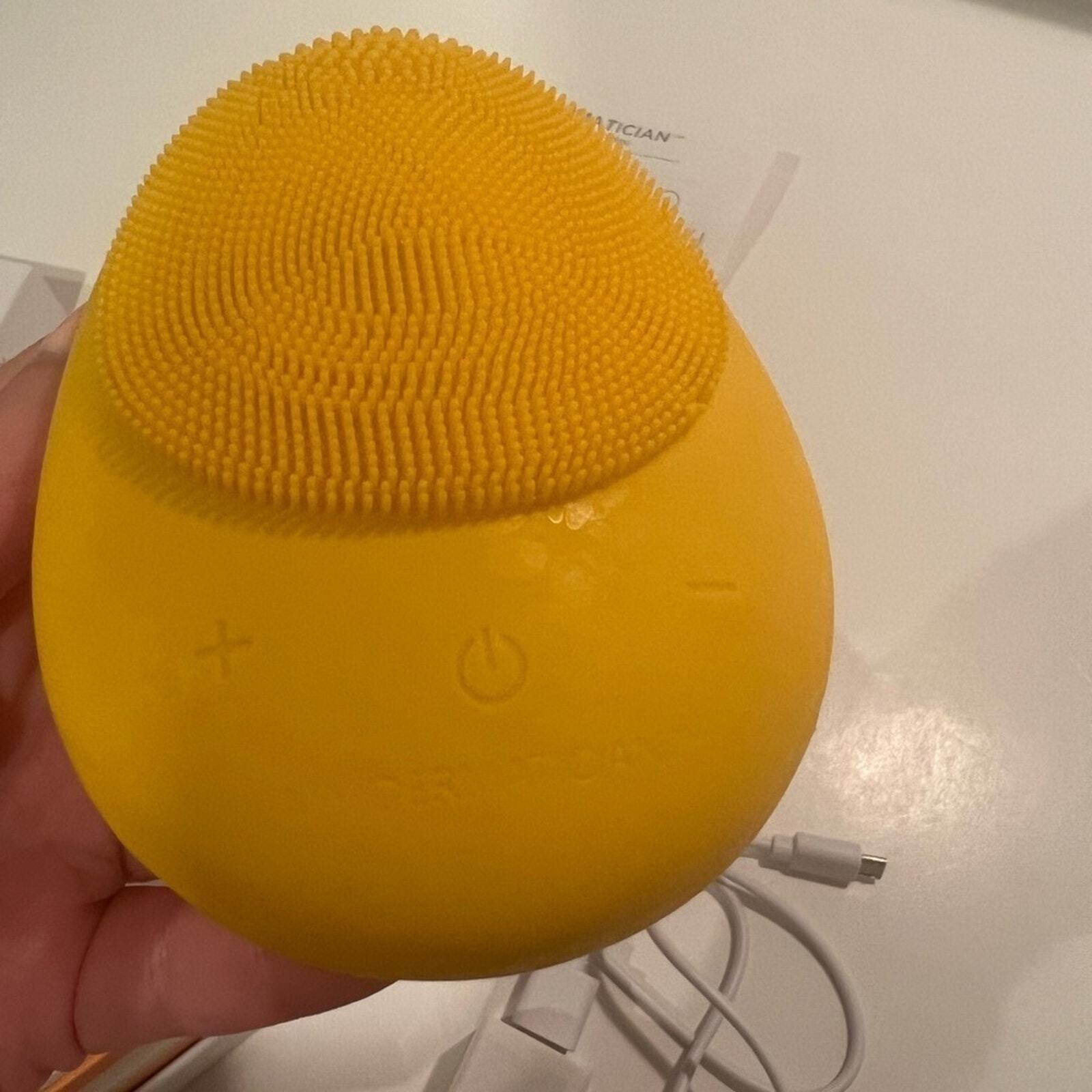 Hello Glow Sonic Cleansing Brush