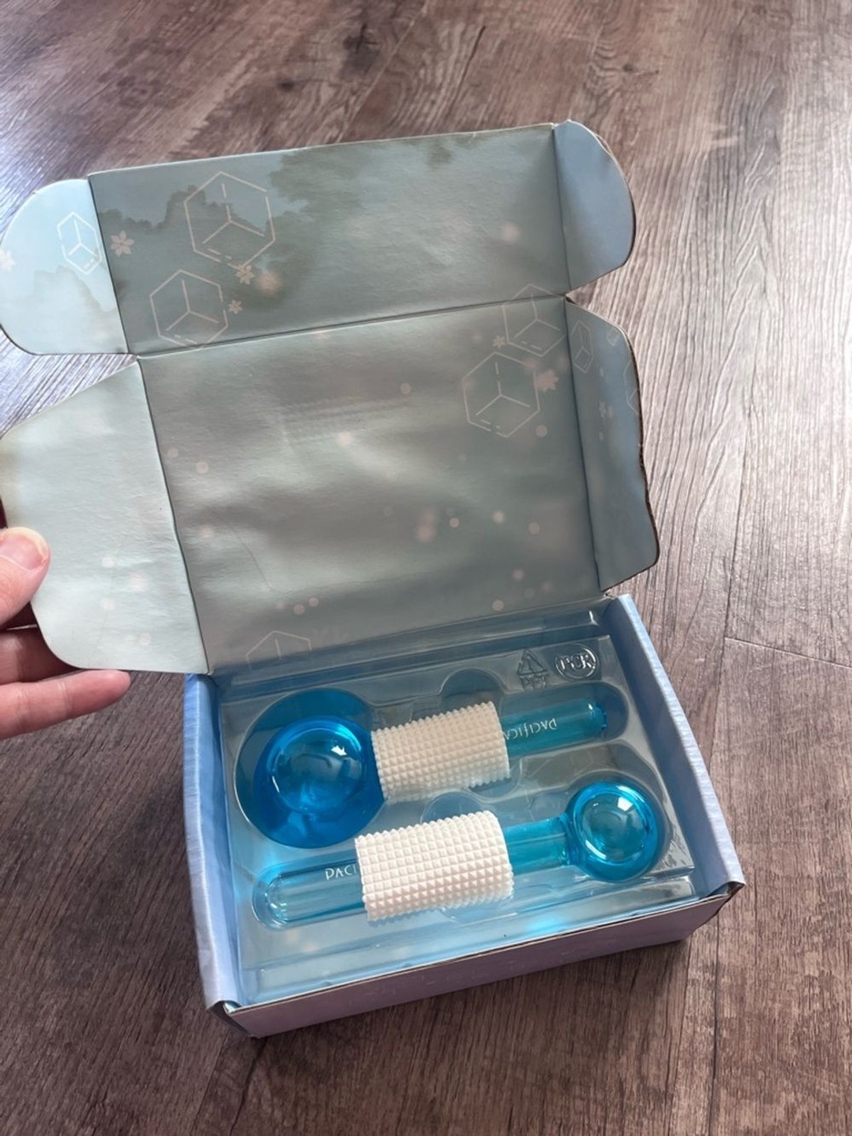 Pacifica Chill Baby Cooling Cryo Globes – Blue facial massage glass