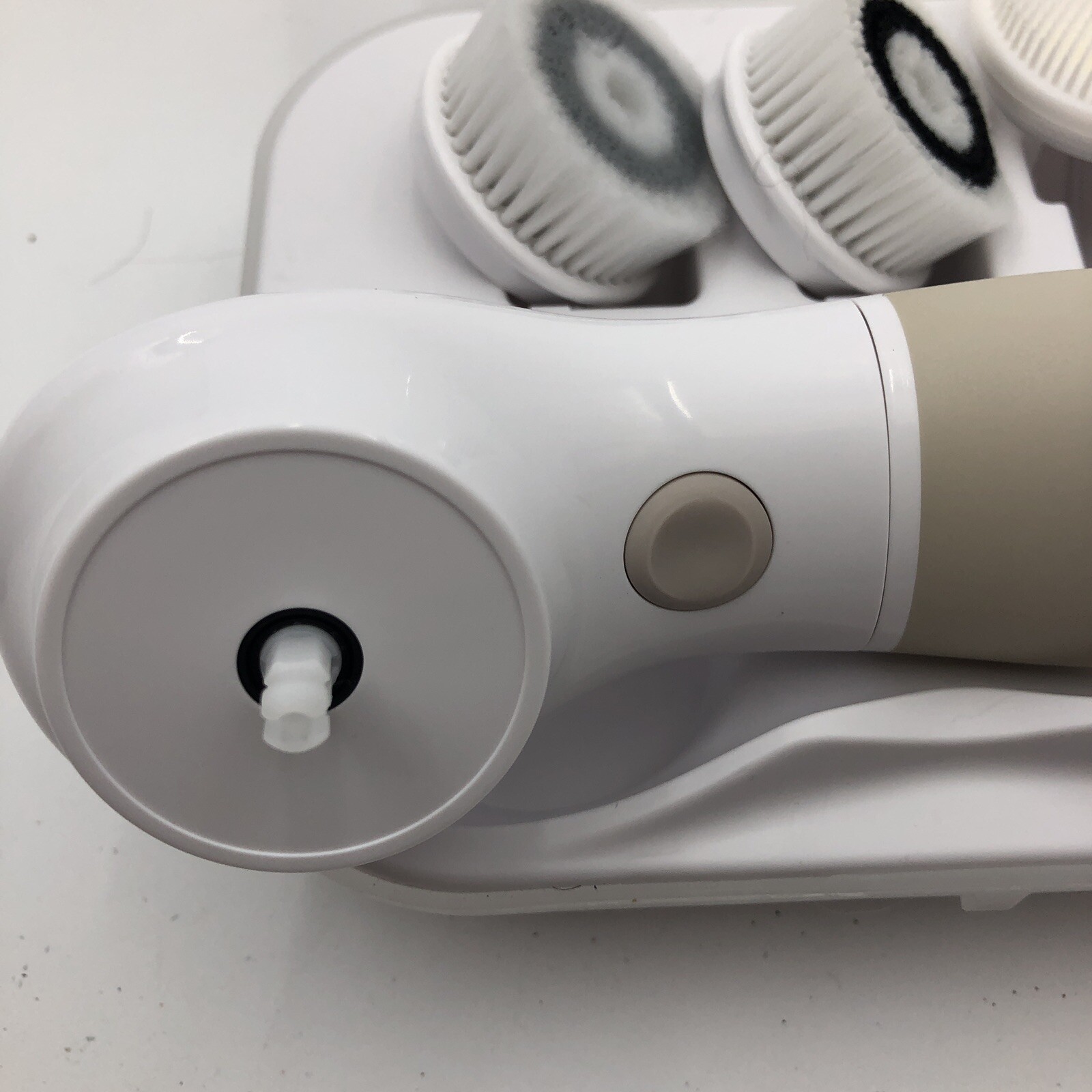 Vanity Planet Raedia Facial Cleansing System with 3 Brush Heads Working
